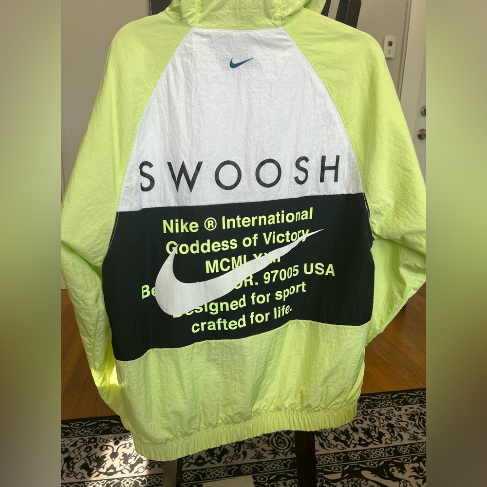Nike windbreaker / rain jacket